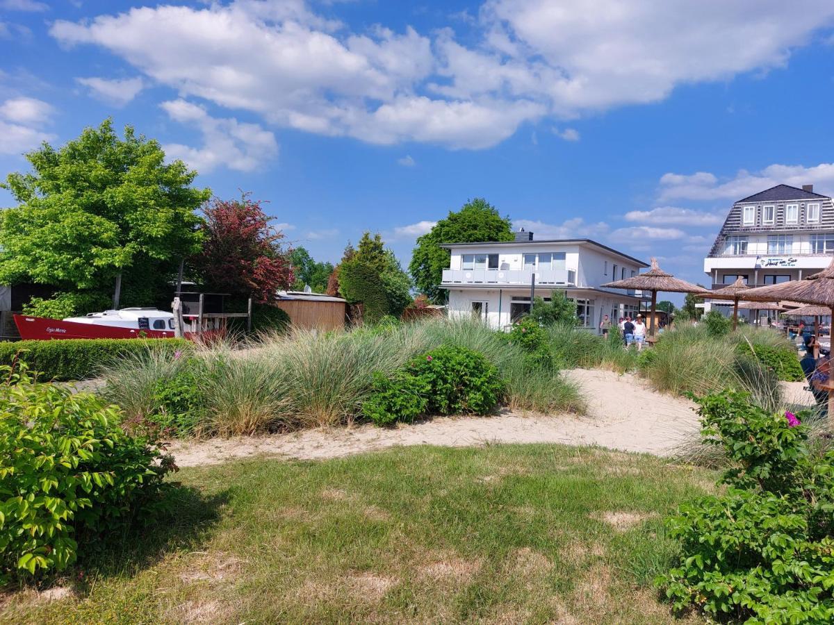 Haus Strandglueck - Urlaub Mit Blick Auf Den Duemmer See Lägenhet Lembruch Exteriör bild